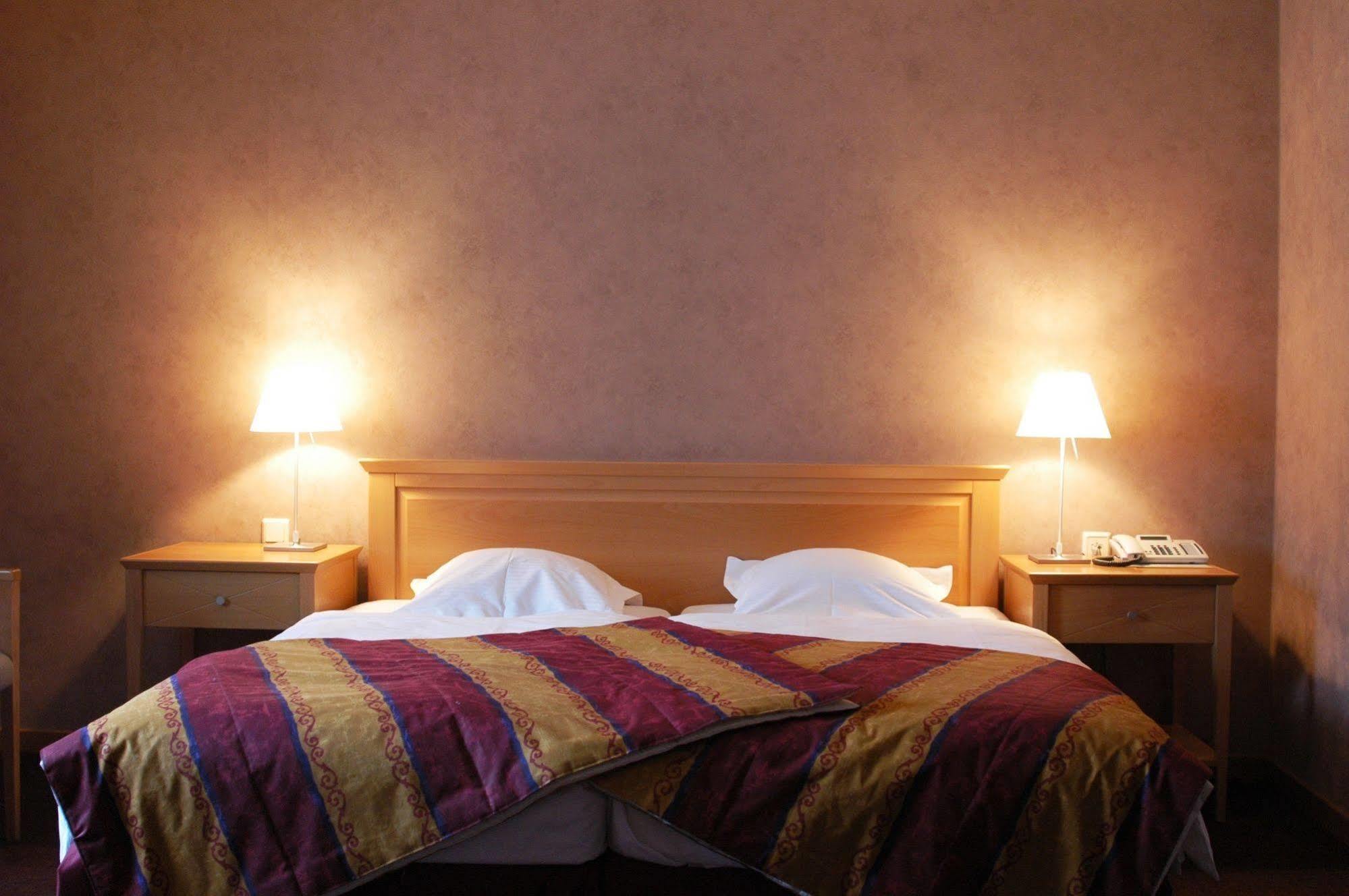 Hostellerie Du Peiffeschof, The Originals Relais آرلون المظهر الخارجي الصورة